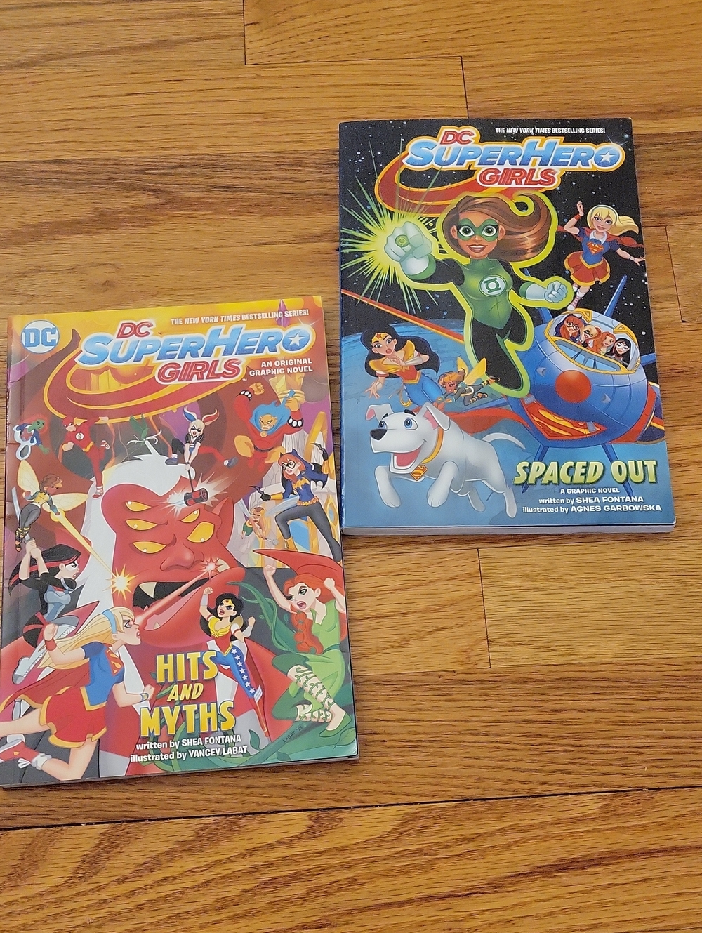 DC Super Hero Girls Graphic Novels - Colorful Kids Adventure Set (Blue, Multi)